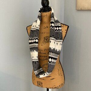 American Eagle Infinity Scarf NWT Black & White